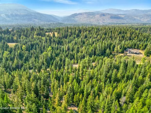 125 Ranch Rd, Naples, ID 83847 photo 13