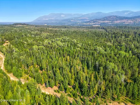 125 Ranch Rd, Naples, ID 83847 photo 6