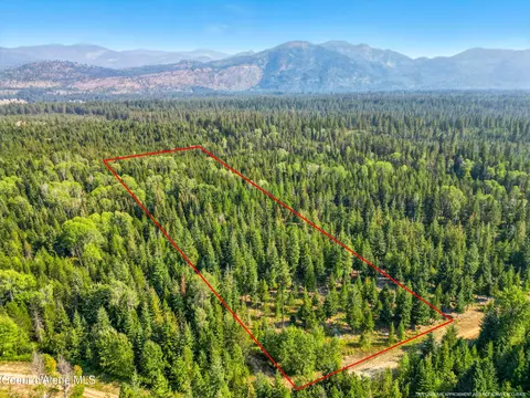 125 Ranch Rd, Naples, ID 83847 photo 2
