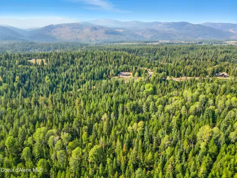 125 Ranch Rd, Naples, ID 83847 photo 9