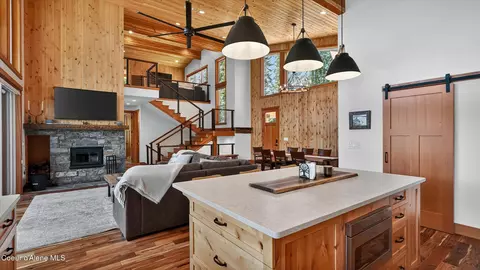 Entry Way - 503 Pinto Point Rd, Coolin, ID 83821 photo 1 of 3