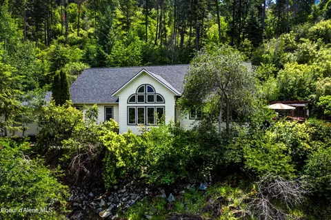 88 Cedarwood Ln, Sagle, ID 83860