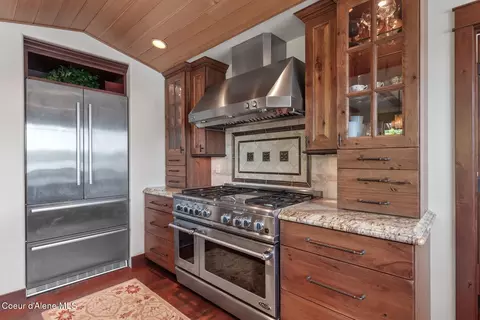 Kitchen - 865 E Pine Ridge Dr, Harrison, ID 83833 photo 2 of 5