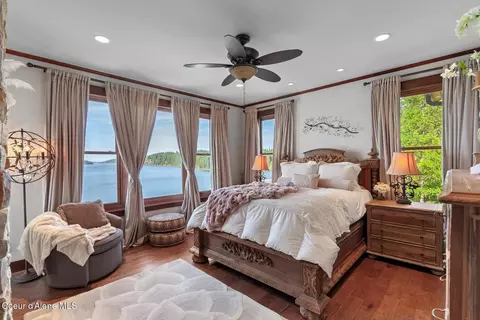 Bedroom - 865 E Pine Ridge Dr, Harrison, ID 83833 photo 1 of 6