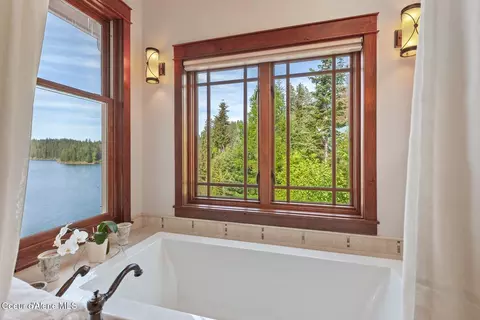 Bath - 865 E Pine Ridge Dr, Harrison, ID 83833 photo 2 of 6