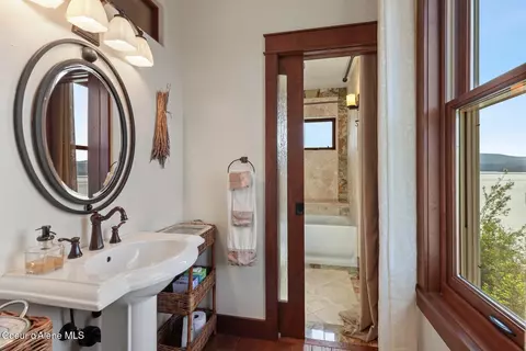 Bath - 865 E Pine Ridge Dr, Harrison, ID 83833 photo 4 of 6