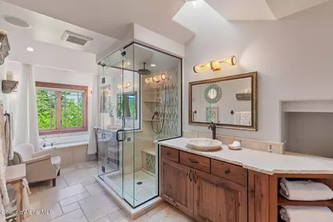 Bath - 865 E Pine Ridge Dr, Harrison, ID 83833 photo 1 of 6
