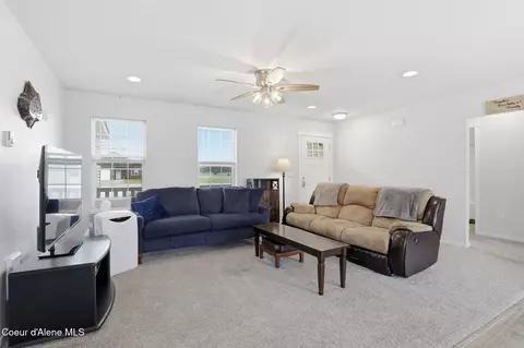 Living - 516 Solar Rd, Oldtown, ID 83822 photo 2 of 2