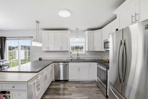 Kitchen - 516 Solar Rd, Oldtown, ID 83822 photo 3 of 6
