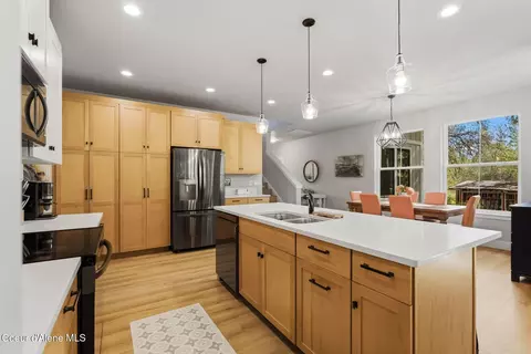 Kitchen - 685 Railroad Ave, Dover, ID 83825 photo 3 of 4