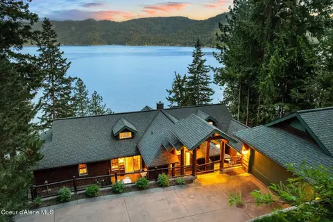 11004 N Rock Cliff Ct, Hayden, ID 83835