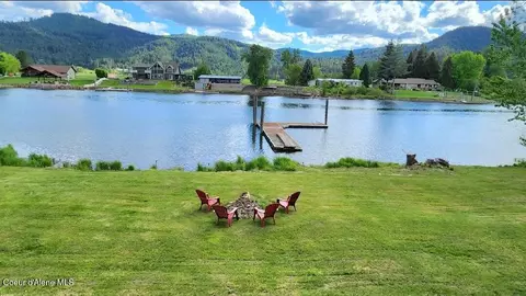 874 Cottonwood Dr, Saint Maries, ID 83861