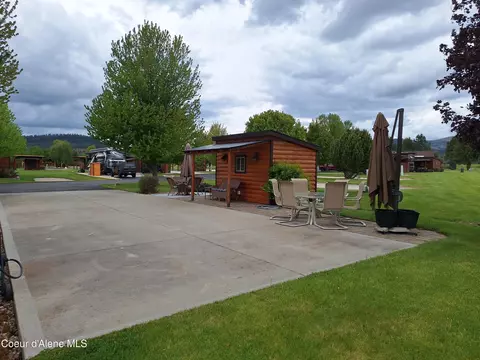 37 Bogie Ln, Blanchard, ID 83804