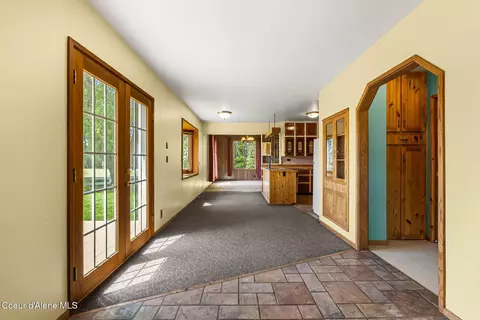 Entry Way - 288 Lignite Rd, Sagle, ID 83860 photo 2 of 5