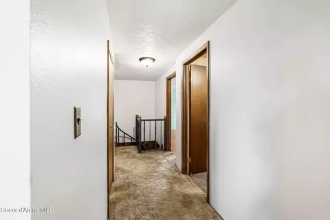 Entry Way - 288 Lignite Rd, Sagle, ID 83860 photo 3 of 5