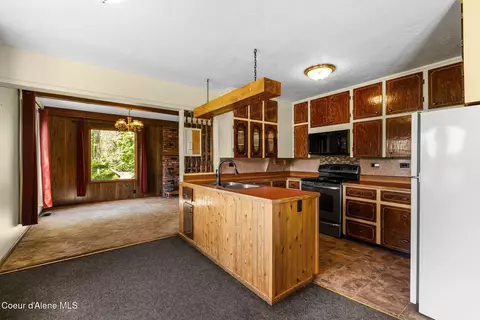 Kitchen - 288 Lignite Rd, Sagle, ID 83860 photo 2 of 2