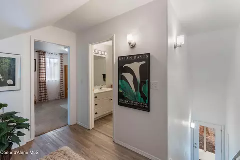 Entry Way - 1320 Mathison Dr, Sandpoint, ID 83864 photo 3 of 4