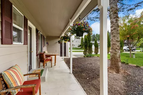 Exterior - 1320 Mathison Dr, Sandpoint, ID 83864 photo 4 of 10