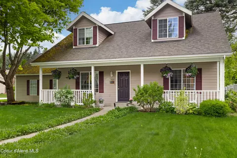 1320 Mathison Dr, Sandpoint, ID 83864