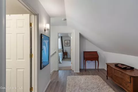Entry Way - 1320 Mathison Dr, Sandpoint, ID 83864 photo 4 of 4
