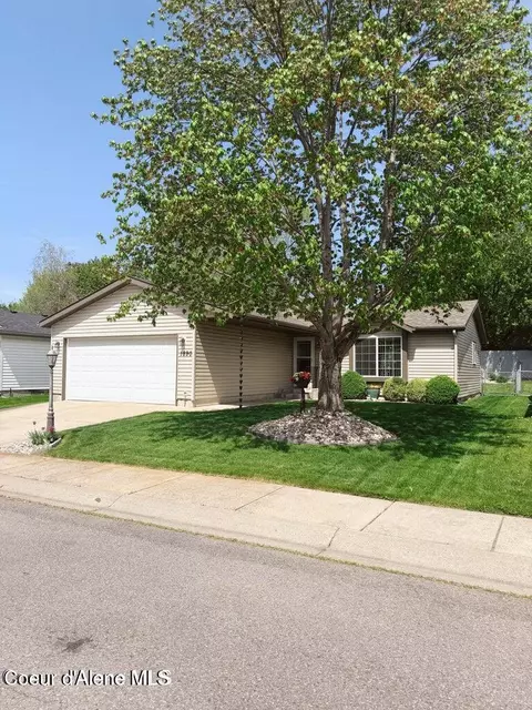 1890 Bounty Loop, Hayden, ID 83835