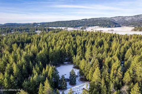 13757 N Idaho Rd, Rathdrum, ID 83858
