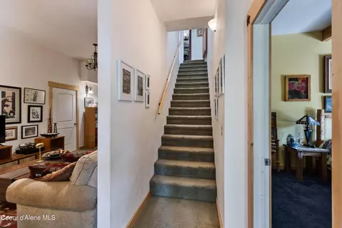 Entry Way - 181 Spring View Ln, Sagle, ID 83860 photo 2 of 3