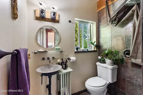Bath - 181 Spring View Ln, Sagle, ID 83860 photo 1 of 4