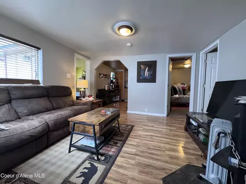 Living - 706 B St, Pinehurst, ID 83850 photo 3 of 4