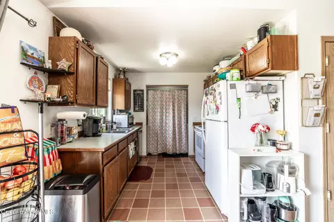 Kitchen - 51 E 55 E Ryan Dr, Hayden, ID 83835 photo 2 of 5