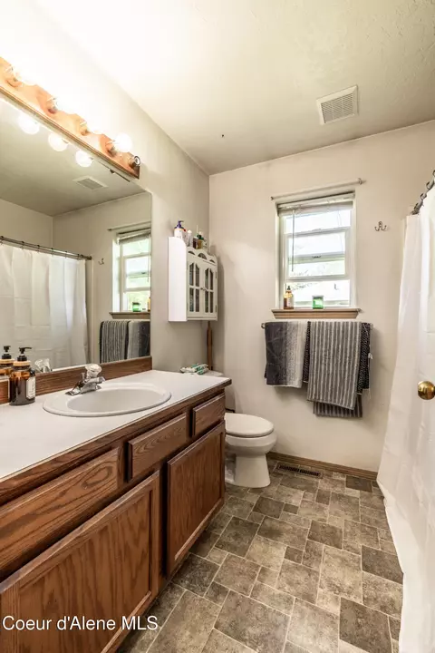 Bath - 51 E 55 E Ryan Dr, Hayden, ID 83835 photo 2 of 2