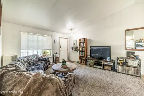 Living - 51 E 55 E Ryan Dr, Hayden, ID 83835 photo 2 of 3
