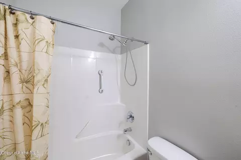 Bath - 3379 N Cormac Loop, Post Falls, ID 83854 photo 3 of 3