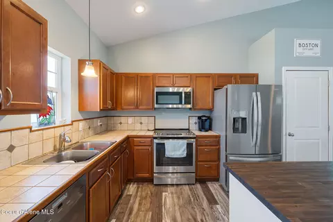 Kitchen - 3379 N Cormac Loop, Post Falls, ID 83854 photo 3 of 3