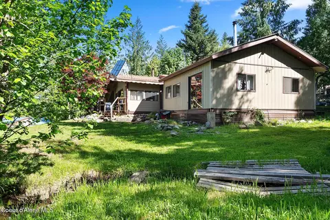 Exterior - 910 Otts Rd, Sagle, ID 83860 photo 6 of 8