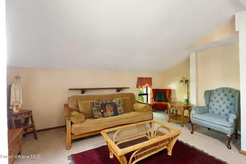 Living - 910 Otts Rd, Sagle, ID 83860 photo 1 of 1