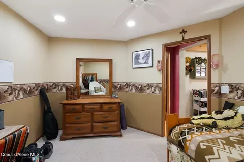 Bedroom - 910 Otts Rd, Sagle, ID 83860 photo 7 of 7
