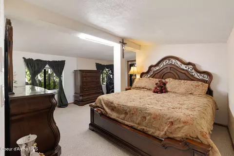 Bedroom - 910 Otts Rd, Sagle, ID 83860 photo 3 of 7