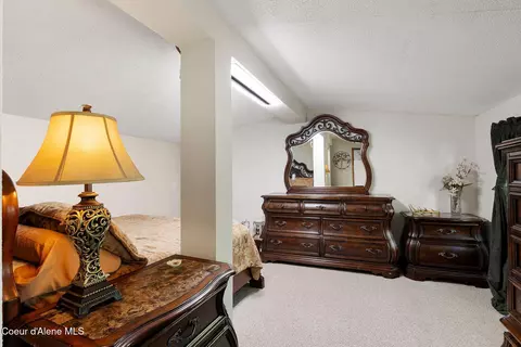 Bedroom - 910 Otts Rd, Sagle, ID 83860 photo 2 of 7