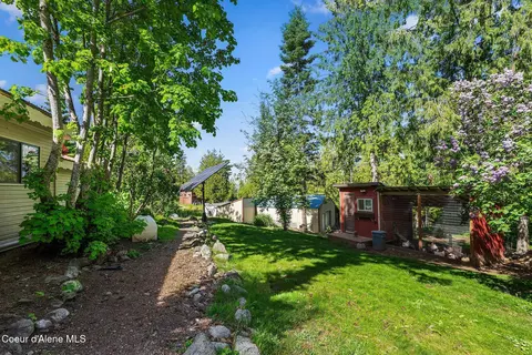 Exterior - 910 Otts Rd, Sagle, ID 83860 photo 7 of 8
