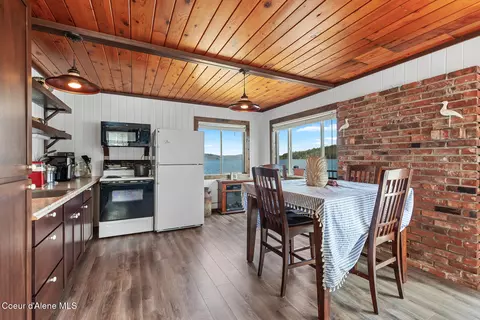 Dining - 1699 E Thimbleberry Ln, Harrison, ID 83833 photo 3 of 4