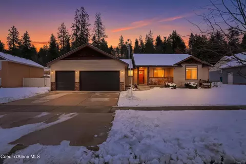 940 N Harlequin Dr, Post Falls, ID 83854