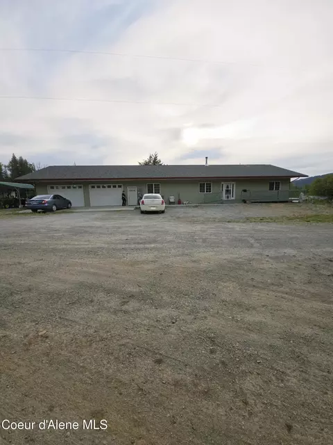 1025 Old Priest River Rd, Priest River, ID 83856