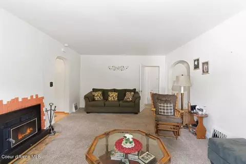 Living - 210 E Market Ave, Kellogg, ID 83837 photo 2 of 2