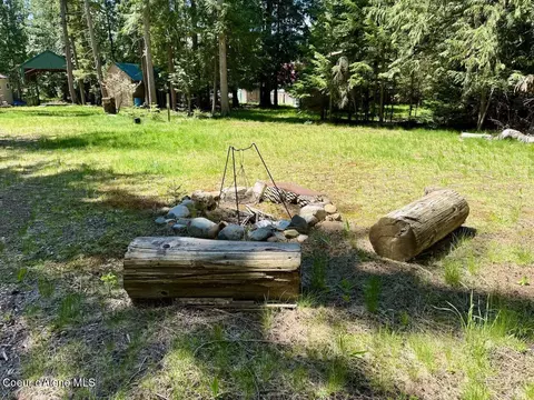 Exterior - 8213 Rapid Lightning Rd, Sandpoint, ID 83864 photo 10 of 17