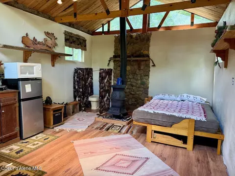 Bedroom - 8213 Rapid Lightning Rd, Sandpoint, ID 83864 photo 1 of 1