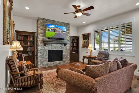 Living - 8108 W Splitrail Ave, Rathdrum, ID 83858 photo 4 of 4