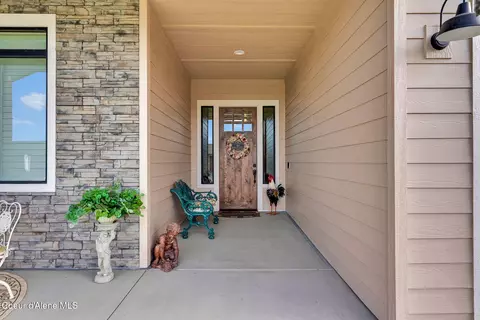 Exterior - 8108 W Splitrail Ave, Rathdrum, ID 83858 photo 6 of 18