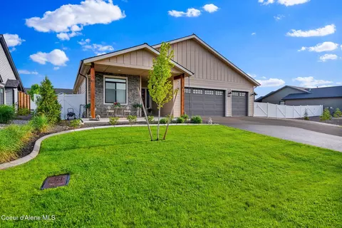 Exterior - 8108 W Splitrail Ave, Rathdrum, ID 83858 photo 3 of 18