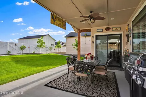 Exterior - 8108 W Splitrail Ave, Rathdrum, ID 83858 photo 12 of 18